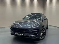 Grau Gebraucht 2017 Porsche Macan Turbo Chrono SUV | 58.700 €