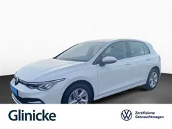 Weiß Gebraucht 2024 VW Golf VIII Life Limousine | 21.633 € (Guter Preis)