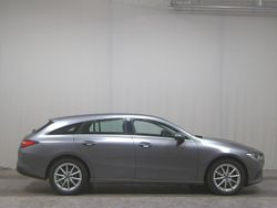Grau Gebraucht 2020 Mercedes CLA180 Shooting Brake Kombi | 18.680 € (Guter Preis)