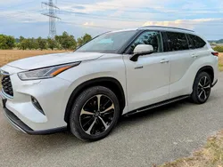 Weiß Gebraucht 2021 Toyota Highlander Hybrid Luxury SUV | 47.000 €