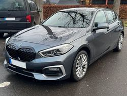Grau Gebraucht 2019 BMW 118 Luxury Line Kleinwagen | 19.700 € (Fairer Preis)