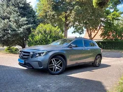 Grau Gebraucht 2018 Mercedes GLA180 Night SUV | 21.500 € (Fairer Preis)
