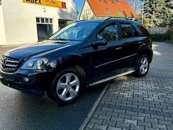 Schwarz Gebraucht 2007 Mercedes ML320 SUV | 4.200 € (Guter Preis)
