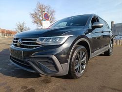Deep black Gebraucht 2022 VW Tiguan Allspace Life SUV | 22.400 € (Guter Preis)
