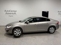 Grau Gebraucht 2012 Volvo S60 Momentum Limousine | 6.000 € (Superpreis)