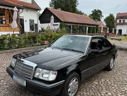 Schwarz Gebraucht 1992 Mercedes 220 Coupé | 3.999 €