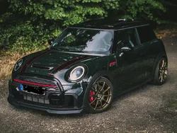 Grün Gebraucht 2024 Mini John Cooper Works Kleinwagen | 34.000 € (Fairer Preis)