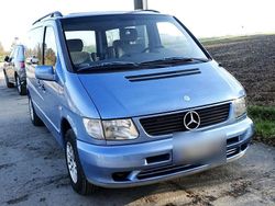 Blau Gebraucht 2000 Mercedes V230 Van / Kleinbus | 4.700 €