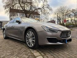 Grau Gebraucht 2018 Maserati Ghibli GranLusso Limousine | 34.900 € (Fairer Preis)