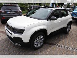 Weiß (snow whitevolcano black) Neu 2025 Jeep Avenger Altitude SUV | 30.875 € (Etwas zu teuer)