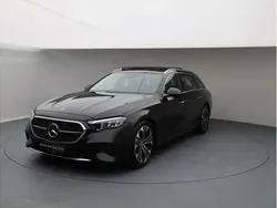 Obsidianschwarz metallic Gebraucht 2023 Mercedes E220 Kombi | 48.790 € (Fairer Preis)