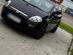 Schwarz Gebraucht 2010 Fiat Grande Punto Kleinwagen | 1.999 € (Fairer Preis)