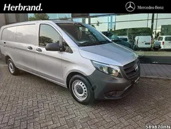 Silber Gebraucht 2023 Mercedes Vito Van / Kleinbus | 29.500 € (Guter Preis)