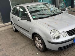 Grau Gebraucht 2004 VW Polo Basis Kleinwagen | 1.200 € (Fairer Preis)