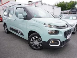 Grün Gebraucht 2019 Citroën Berlingo Live Van / Kleinbus | 20.490 € (Teuer)