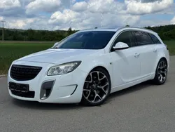 Weiß Gebraucht 2011 Opel Insignia OPC Kombi | 8.790 € (Fairer Preis)
