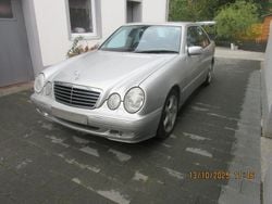 Silber Gebraucht 2000 Mercedes E200 Limousine | 3.300 € (Guter Preis)