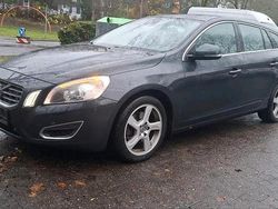 Schwarz Gebraucht 2012 Volvo V60 Kombi | 3.999 € (Guter Preis)
