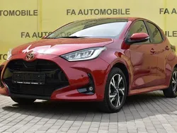 Rot Gebraucht 2024 Toyota Yaris Hybrid Team Limousine | 21.800 € (Fairer Preis)