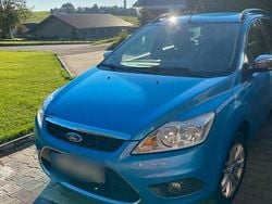 Blau Gebraucht 2010 Ford Focus Kombi | 2.200 € (Fairer Preis)