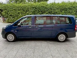 Blau Gebraucht 2022 Mercedes Vito Van / Kleinbus | 22.990 € (Fairer Preis)