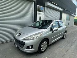 Grau Gebraucht 2011 Peugeot 207 Tendance Limousine | 3.990 € (Fairer Preis)