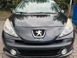 Schwarz Gebraucht 2010 Peugeot 207 Limousine | 2.489 € (Fairer Preis)