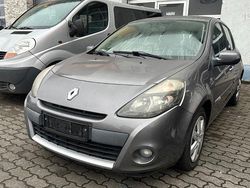 Grau Gebraucht 2012 Renault Clio IV Limousine | 2.600 € (Fairer Preis)