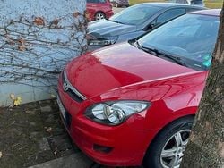Rot Gebraucht 2009 Hyundai Accent Kombi | 2.000 €