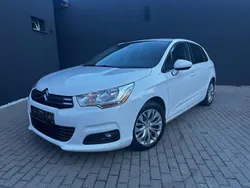 Weiß Gebraucht 2012 Citroën C4 SELECTION Limousine | 4.990 €