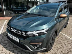 Grün Neu 2025 Dacia Jogger Extreme Limousine | 23.980 € (Fairer Preis)