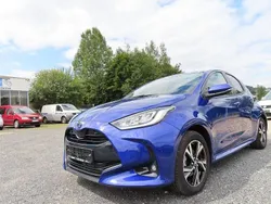 Blau Gebraucht 2024 Toyota Yaris Hybrid Team Limousine | 20.650 € (Guter Preis)