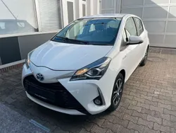 Weiß Gebraucht 2018 Toyota Yaris Hybrid Team Limousine | 14.995 € (Fairer Preis)