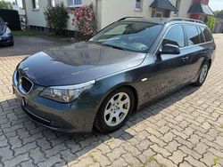 Grau Gebraucht 2010 BMW 520 Performance Kombi | 5.999 € (Fairer Preis)