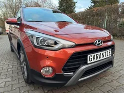 Orange Gebraucht 2016 Hyundai i20 Active Limousine | 8.999 € (Fairer Preis)
