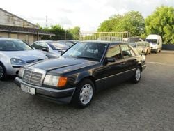 Schwarz Gebraucht 1991 Mercedes E230 Limousine | 2.250 €