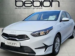 Weiß Neu 2025 Kia Ceed Vision Limousine | 22.500 € (Fairer Preis)