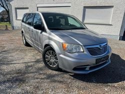 Silber Gebraucht 2014 Lancia Voyager Silver Van / Kleinbus | 8.590 € (Fairer Preis)