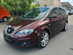 Rot Gebraucht 2009 Seat Altea XL Sport Van / Kleinbus | 3.499 € (Fairer Preis)