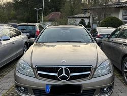 Beige Gebraucht 2010 Mercedes C200 Kombi | 2.500 €