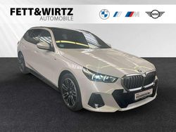 Mineralweiss Gebraucht 2024 BMW 520 Comfort Edition Kombi | 52.800 € (Superpreis)