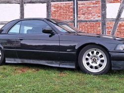 Schwarz Gebraucht 2025 BMW 318 M Sport Cabrio | 7.500 €