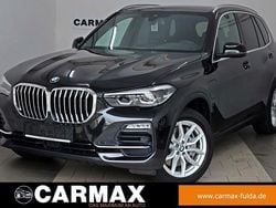 Black sapphire metallic (metallic) Gebraucht 2021 BMW X5 Sport Line SUV | 40.800 € (Superpreis)