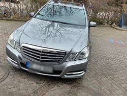 Grau Gebraucht 2010 Mercedes E350 Kombi | 8.999 € (Fairer Preis)