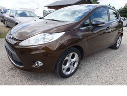 Braun Gebraucht 2011 Ford Fiesta Titanium Kleinwagen | 4.950 € (Etwas zu teuer)