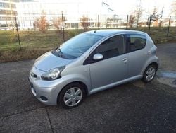 Silber Gebraucht 2010 Toyota Aygo Cool Kleinwagen | 2.900 € (Guter Preis)