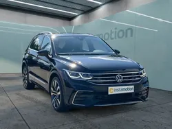 Schwarz Gebraucht 2023 VW Tiguan R-line SUV | 38.950 € (Fairer Preis)