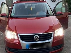 Rot Gebraucht 2009 VW Touran Freestyle Van / Kleinbus | 8.200 €