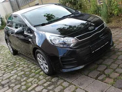 Schwarz Gebraucht 2016 Kia Rio Edition 7 Limousine | 6.490 € (Guter Preis)