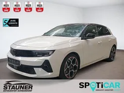 Arktis weiß/dach schwarz Gebraucht 2022 Opel Astra Limousine | 21.980 € (Superpreis)